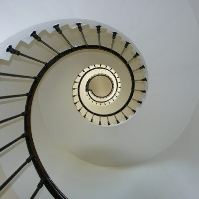 staircase-g904eb208e_1920